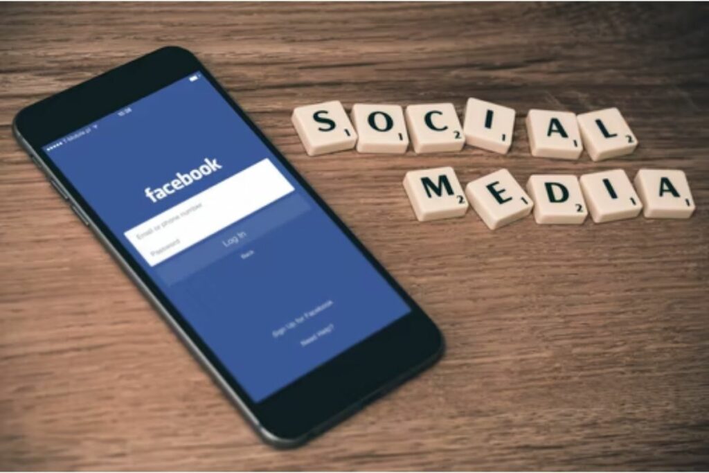 telefono con facebook social media - T1 Páginas